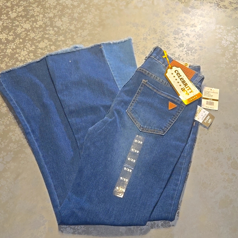 NWT Celebrity Ace Mid JR denim flare leg inseam 32" 9/29